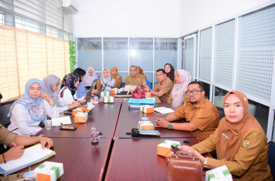 Data Kuat, Kebijakan Tepat, Kepala Dinas Kominfo dan Persandian Kampar Lukmansyah Badoe Bersama BPS Kampar Ikuti Zoom Meeting Evaluasi EPSS 2026.