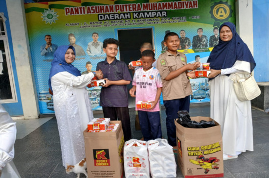 DWP Setda Kampar Buka Bersama dan Berbagi Takjil ke Tiga Panti Asuhan 