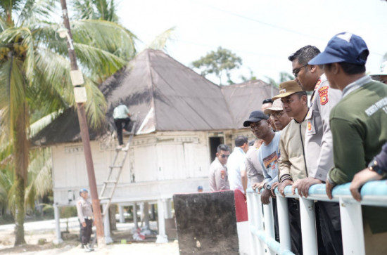 Bupati Kampar Tinjau Kesiapan Peresmian Jembatan Merah Putih Presisi di Desa Gobah