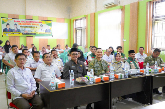 Melalui Zoomeeting, Pemkab Kampar Ikuti Panen Raya Bersama Presiden RI, Dukung Penuh Swasembada Pangan 