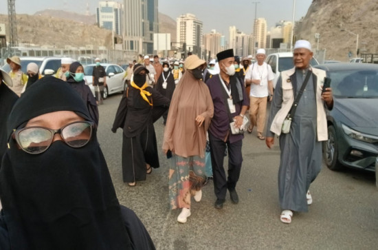 PIH KBIHU Cordova Ajak Ratusan Jamaah Haji Marathon Ke lokasi Jamarat 