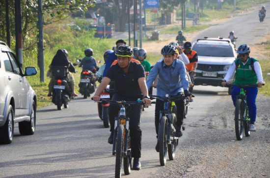 Bupati Kampar Pimpin Gerakan Jumat Bersepeda, Perkuat Transformasi Budaya Kerja ASN di Pemkab Kampar