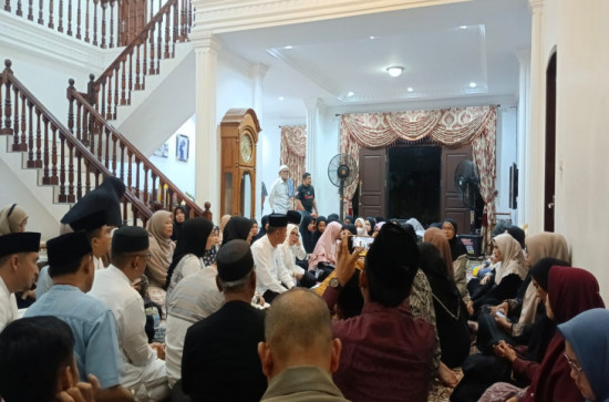 Bupati Kampar Melayat ke Kediaman Almarhum H. A. Zakir, SH, Mantan Wakil Bupati Kampar