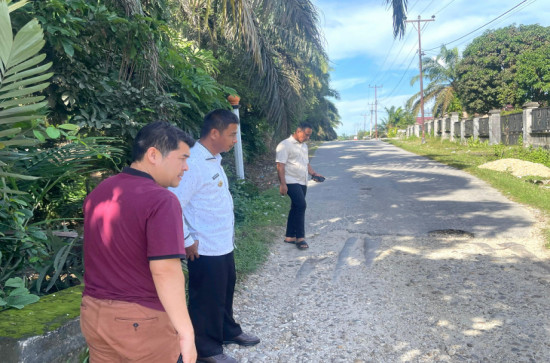 Bupati Kampar Ahmad Yuzar Tinjau Box Culvert Jalan Penghubung Kampar Kiri dan Kampar Kiri Hulu