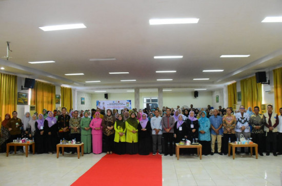 Memperingati Hari Kartini, Wakil Bupati Kampar Dr. Hj. Misharti  Buka Pelatihanan membuat Sabun Cuci Piring dan Pelatihan Minyak Kelapa Sawit.