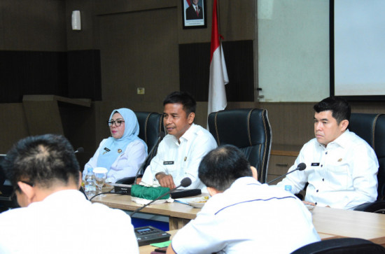 Pemda Kampar Gelar Rapat Evaluasi Program, Bupati Kampar H. Ahmad Yuzar Tekankan Percepatan Kinerja dan Pelaporan.