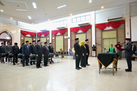 Wakili Bupati Kampar, Pj Sekda Kampar Lantik 26 Pejabat Administrator dan Pengawas di Lingkungan Pemerintah Kabupaten Kampar.