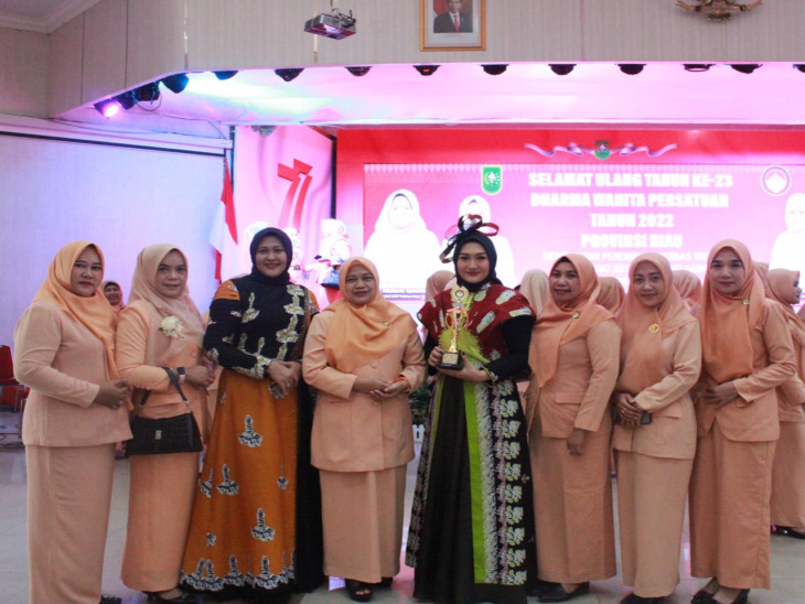 Raih Juara III pada Lomba Fashion Show Tingkat Provinsi Riau, DWP Kab. Kampar Siap Lanjutkan Kiprahnya Ke Tingkat Nasional. 