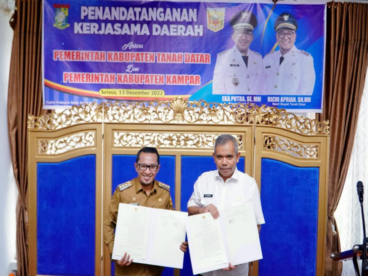 Pj Bupati Kampar Lakukan Penandatangan  Kerjasama Antar Daerah dengan Bupati Tanah Datar