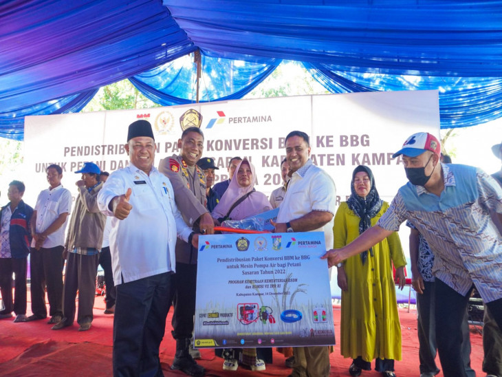 Pendistribusian Paket Konversi BBM ke BBG untuk Petani dan Nelayan, Sekda Kampar ; Manfaatkan Dengan Sebaik - Baiknya 