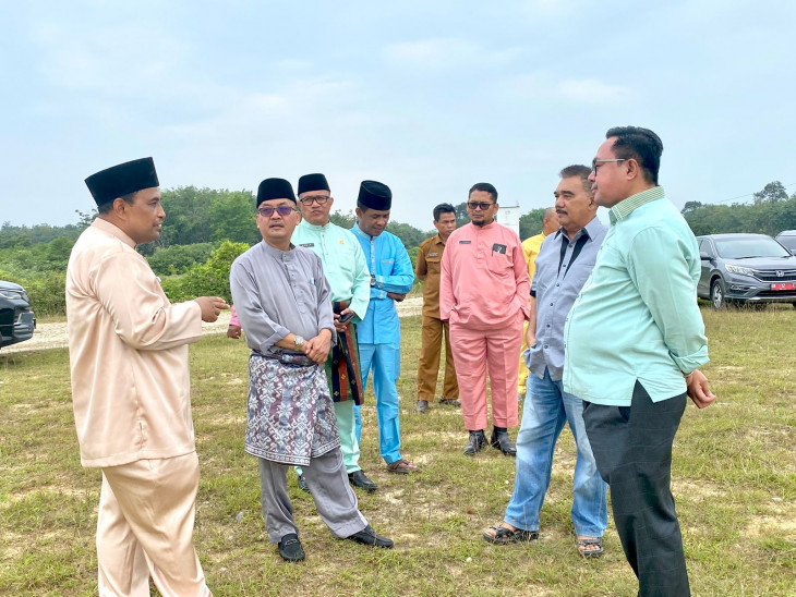 Tinjau Rencana Lahan Pembangunan Pabrik Abon Patin Desa Telo, Pj. Bupati Kampar : Lakukan Kajian dan Analisa, Berikan Multiplayer Effeck Ekonomi Masyarakat. 