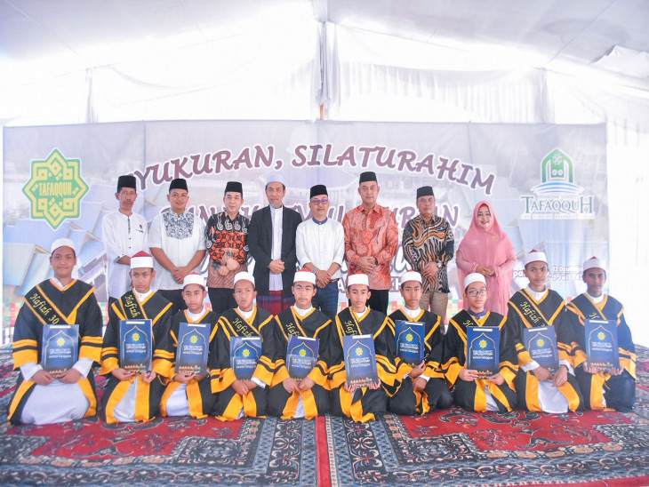 Haflah Akhirus Sanah SMP Tapaqquh, Pj Bupati Kampar ; Jadilah Tahfidz Tauladan Dengan Akhlak Mulia. 