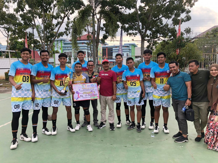 Pertandingan Voly Dalam Rangka Hari Jadi Kampar Ke - 73 Resmi Berakhir Tim Puteri KONI dan Tim Putera Kecamatan Tambang Raih Juara I.