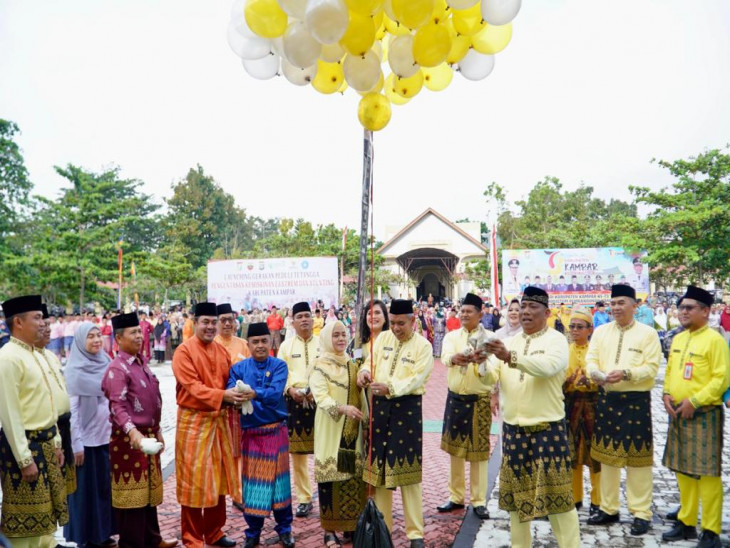 Upacara Hari Jadi Kampar Ke-73, Pj Bupati Kampar Launching Gerakan ...