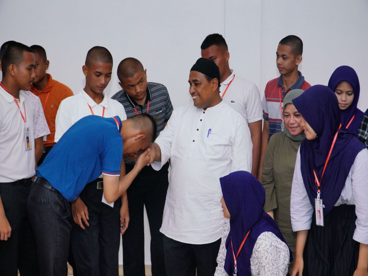 Tanamkan Nilai - Nilai Pancasila dan Patriotisme, Suhermi Berikan Pembekalan Kepada Anggota Paskibraka Kampar. 