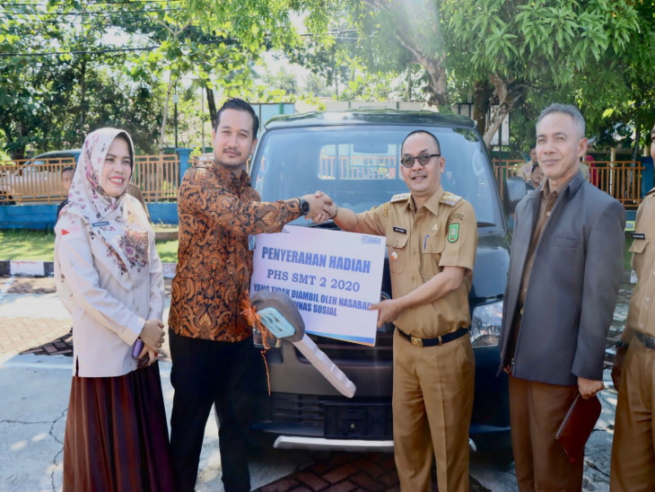 Terima kasih BRI, Pj Bupati Kampar Serahkan 1 Unit Mobil ke Dinsos Kampar dan Alat Bantu Untuk Masyarakat Penyandang Disabilitas. 