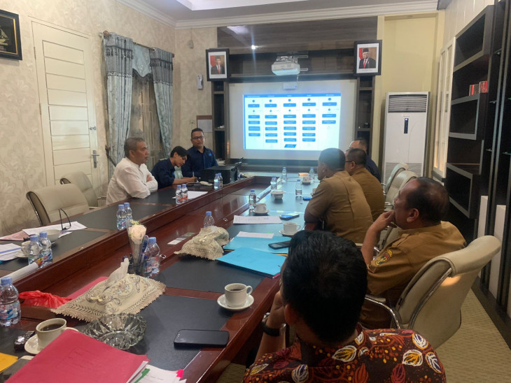 Rancang Aplikasi Data Stunting dan Kemiskinan Ekstrem berbasis Elektronik, Pj Bupati Kampar Kamsol ; Berikan Apresiasi Ke Diskominfo dan Persandian Kampar dan Minta segera di Realisasikan. 