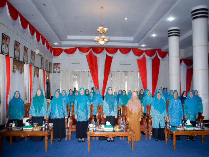 Bimtek Program Pokok Bagi Pengurus, Ny Deswita Kamsol Berpesan Tingkatkan Pemahaman Tentang 10 Program Pokok PKK. 