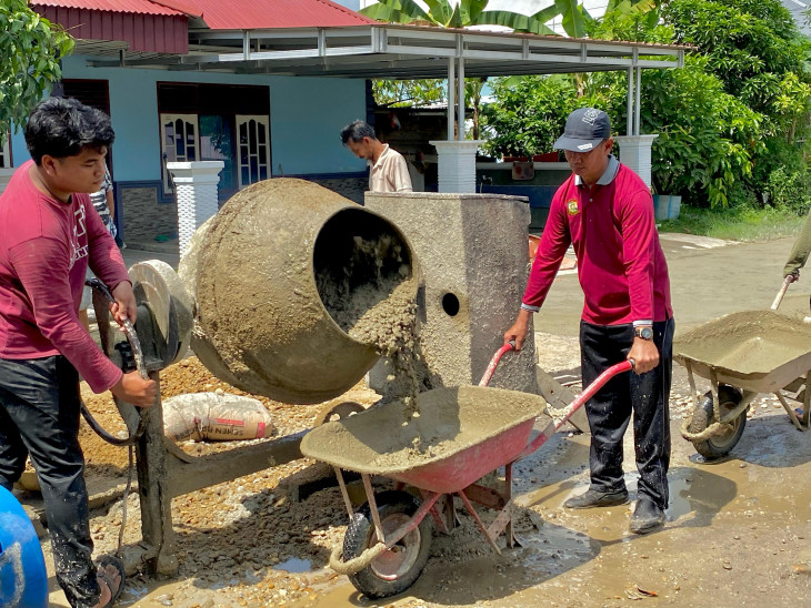 Swadaya, Kepala Desa Bersama Masyarakat Lereng Lakukan Perbaikan Jalan ...