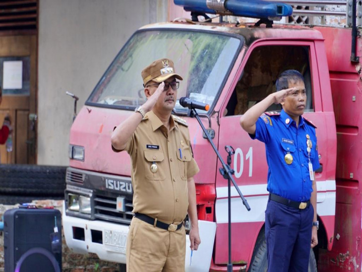 Buka Sosialisasi dan Simulasi Penyelamatan Evakuasi Korban Kebakaran dan Non Kebakaran, Pj Bupati Kampar Firdaus :  Tidak Tau Kapan Bencana Datang, Petugas Damkar harus Tanggap Tangguh dan Siap Siaga. 