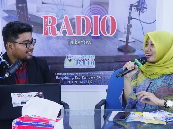 Lakukan Podcast Bersama LPPL Swara Kampar , Bunda Paud Kabupaten Kampar Paparkan kegiatan Gempur Paud Kepada Masyarakat Luas. 