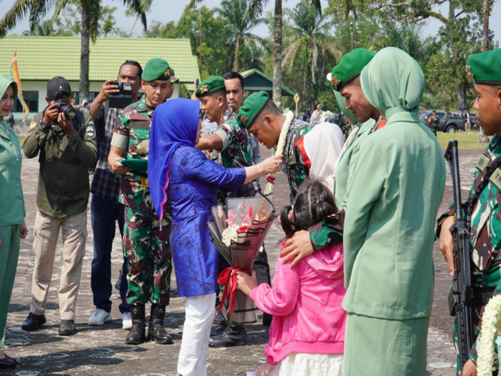 450 Pasukan Satgas Pamtas Yonif 132/BS RI-PNG Kembali Ke Kesatuan, Pj Sekda Kampar Pimpin Langsung Upacara Penyambutan. 