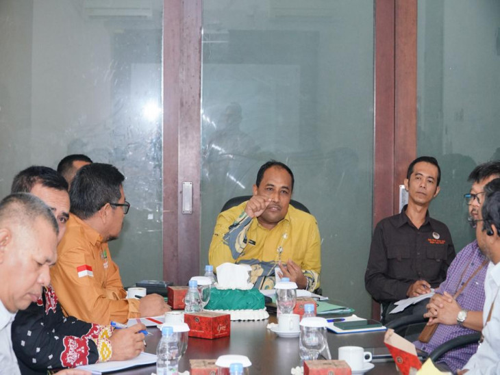 Asisten II Setda Kampar Pimpin Rapat Tindak Lanjut Rencana Pelaksanaan Program (RPP) Dan Rencana Kerja Tahunan (RKT) Rimbang Baling. 