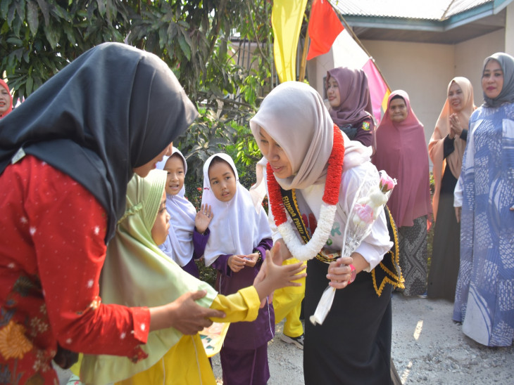 Bedah Paud Pada Gempur Paud Kab. Kampar, drg. Yusi Firdaus : Tempat Belajar Yang Aman Ciptakan Kenyamanan dan Menyenangkan Bagi Anak Paud Dalam Belajar. 