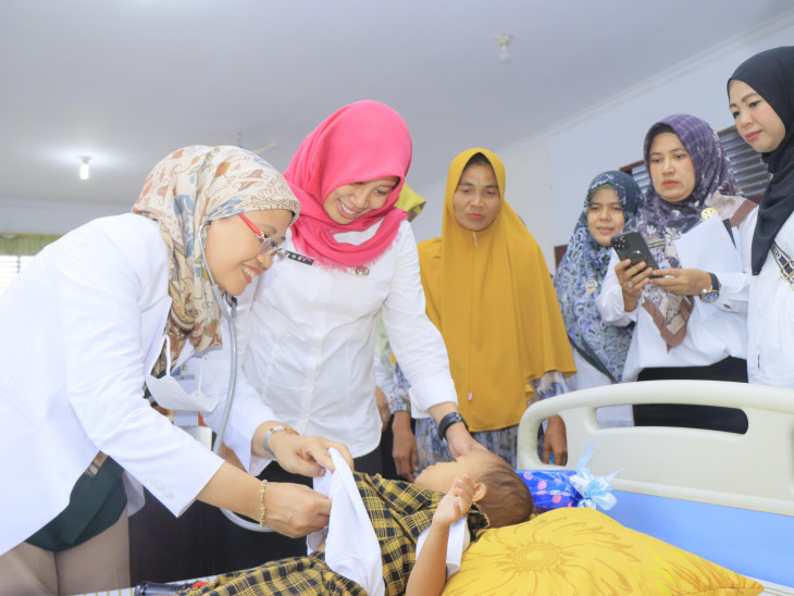 Mendengar kenaikan Stunting di Kec.kuok , Pj. Ketua TP-PKK Kampar Langsung Meninjau Anak Stunting di Puskesmas Kuok 