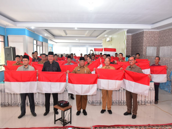 Sukseskan Pemilu 2024, Pemda Kampar Gelar Penyuluhan Kerukunan Umat Beragama dan Bagikan 10 Juta Bendera. 