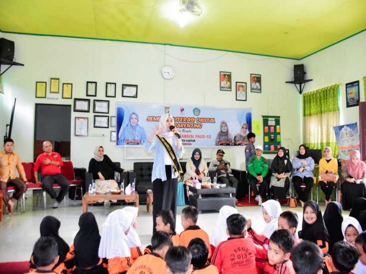 Sosialisasikan Literasi Digital Dan Parenting, Bunda PAUD Kab. Kampar : Selaraskan Pola Asuh Di Rumah dan Di Sekolah. 