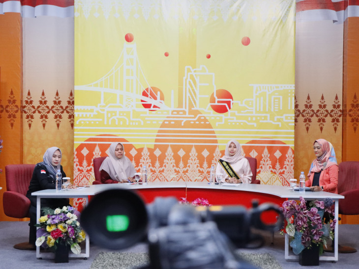 Dialog Khusus Di RTV, Bunda Paud drg. Yusi Firdaus Sampaikan Tentang Program Gempur Paud Di Kabupaten Kampar. 