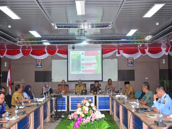 Bersama Forkopimda Kampar,  Pj Bupati Kampar Bahas Lima Isu Terkini Kampar. 