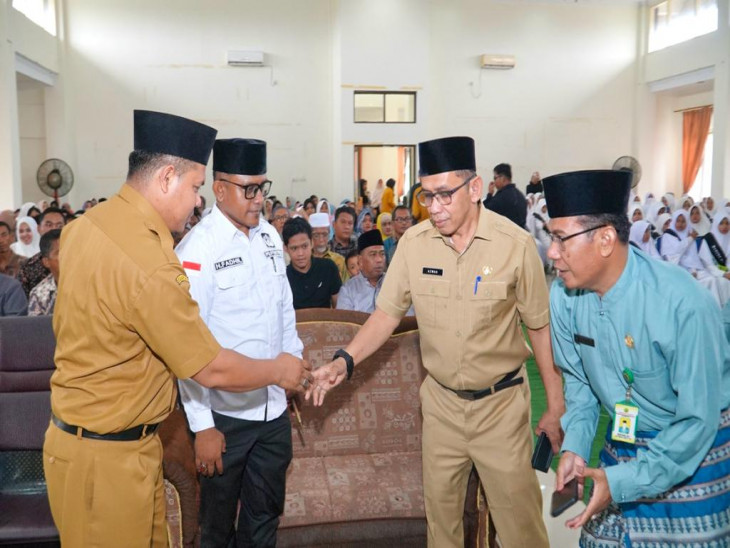 Wisuda Tahfidz I Markaz Tahfidz Mu’alimin, Plt Sekda Kampar ; Dengan Alqur’an Kita Ciptakan Generasi yang Qur’ani dan berakhlak Mulia. 