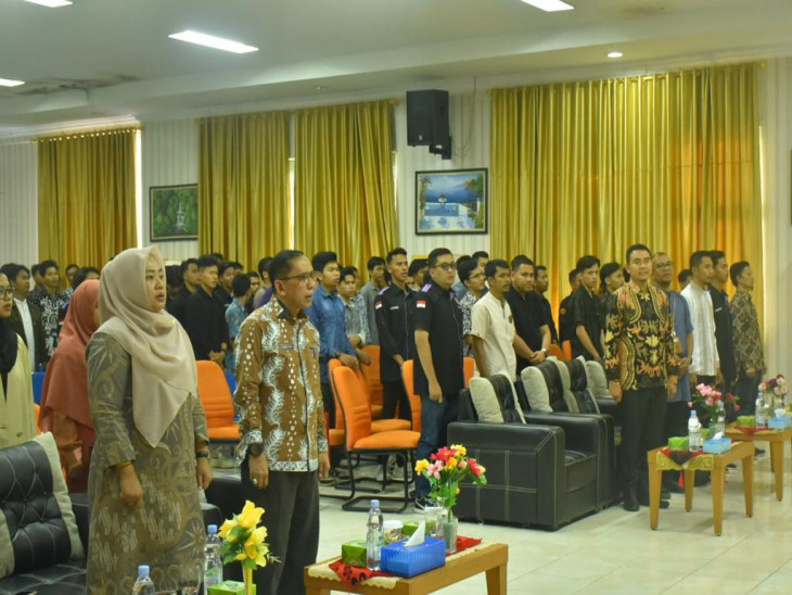 Buka Pelatihan Karya Ilmiah Penulisan Artikel , Azwan Apresiasi Politeknik Kampar.