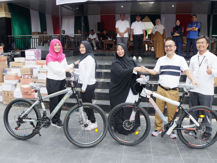 Diawali Senam Bersama pemeriksaan Kesehatan, Peringatan  HUT IDI Yang Ke 73  Berjalan Dengan Semarak dan Meriah dengan menyediakan Ratusan Doorprize. 