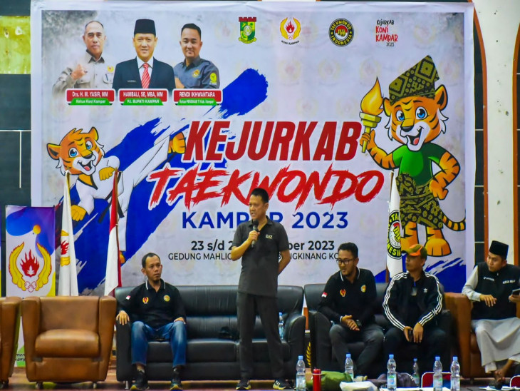 Saksikan Kejurkab Taekwondo, Hambali;  Wujudkan Prestasi Kampar Emas. 