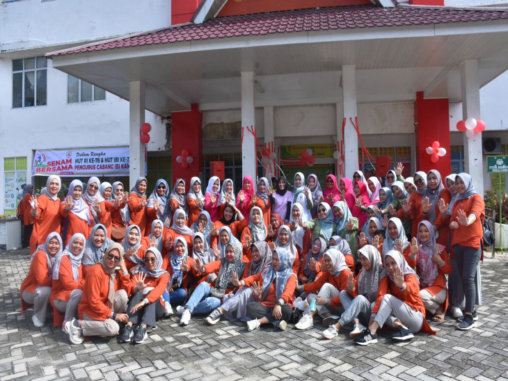 Senam Sehat Bersama IBI Kabupaten Kampar, Pj. Ketua TP PKK Kab. Kampar : Bidan Merupakan Ujung Tombak Bagi Kesehatan Ibu dan Anak.