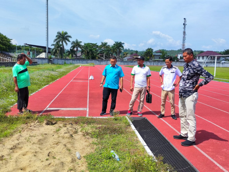 Wakil Ketua Koni Riau Tinjau Stadion Tuanku Tambusai Bangkinang Yang Menjadi Venue Cabor Atletik Porwil Sumatera XI Tahun 2023. 