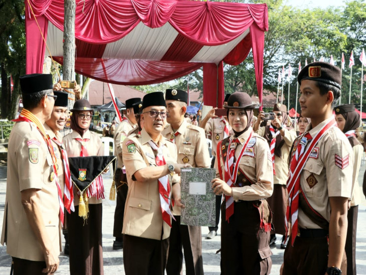 Pimpin Apel Besar Hari Pramuka Ke-62, Pj Bupati Kampar: Pramuka Adalah Garda Terdepan Dalam Wujudkan SDM Yang Profesional dan Berwawasan Kebangsaan.