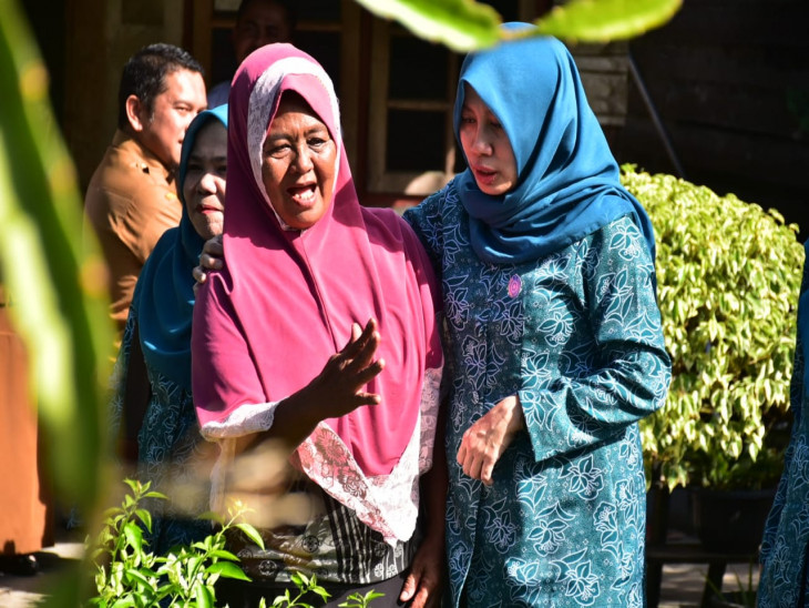 Perdana Turun ke Lapangan Ke Gunung Sahilan Pj Ketua TP PKK Kampar Yusi Prastiningsih ; Setelah 20 Tahun, Saya Kesini Lagi