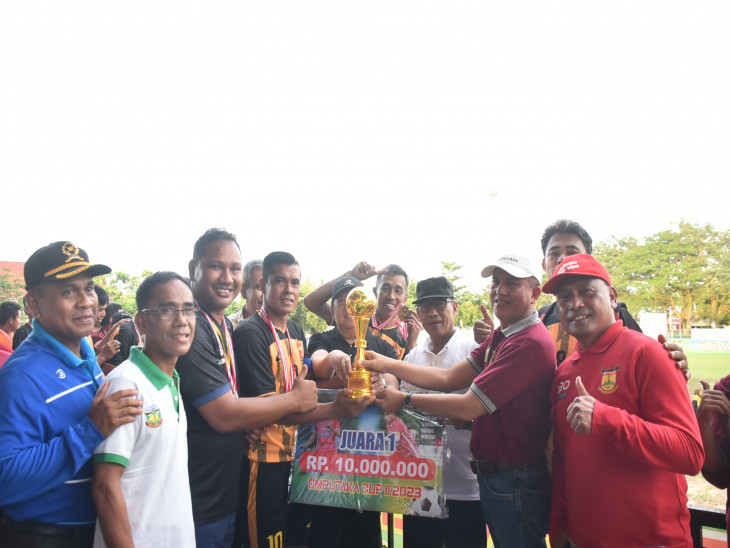 Berhasil Juara Pertama, Petapahan FC Pertahankan Piala Omputaka Cup II 2023. 