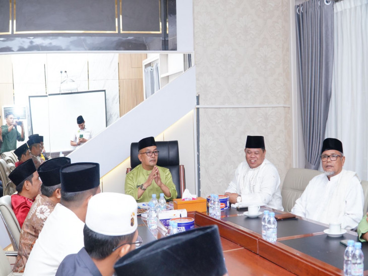Pj Bupati Kampar terima Audiensi dari Dewan Masjid Indonesia Kabupaten Kampar.