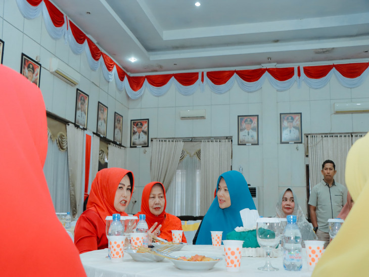 Pj. Ketua TP PKK Kab. Kampar Terima Kunjungan Silahturahmi Dari Hj. Eva Yuliana Jefri. 