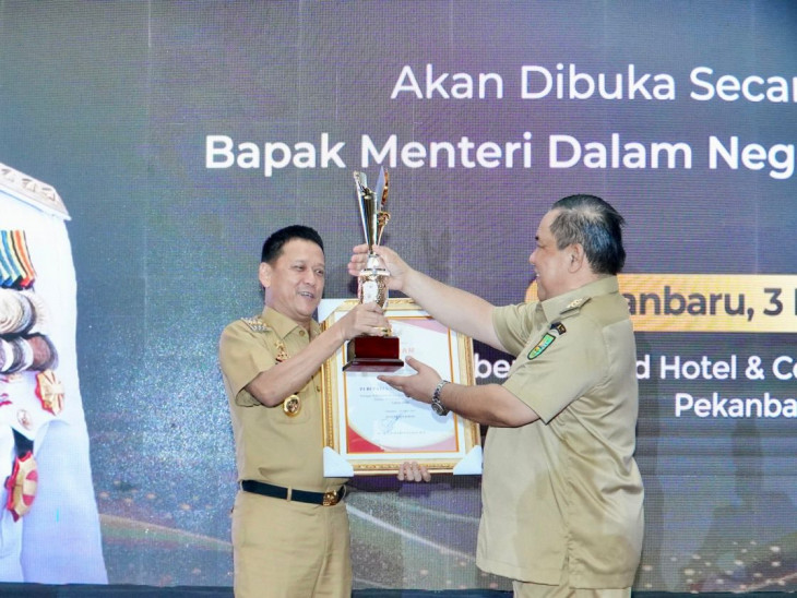 Kabupaten Kampar Sabet Penghargaan Terbaik I Tingkat Provinsi Riau Kategori Penurunan Stunting Tahun 2024. 