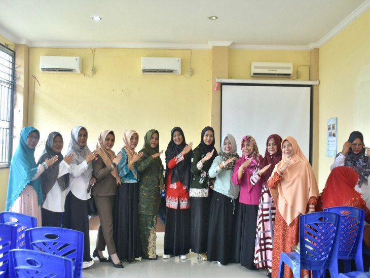 Ikut Andil Membantu Program Pemda, Pj.Ketua TP - PKK Ny.Ricana Djayanti Hambali Lakukan Rapat Pemberian Bantuan Bencana Banjir. 