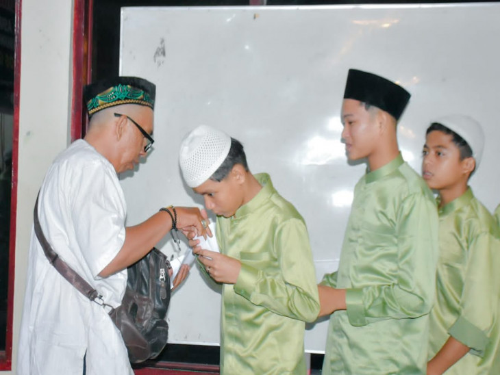 Berbagi Kebahagiaan di Hari Jadi yang ke-8, Sumatera Pos Group  Buka Puasa Bersama Anak Panti Asuhan. 