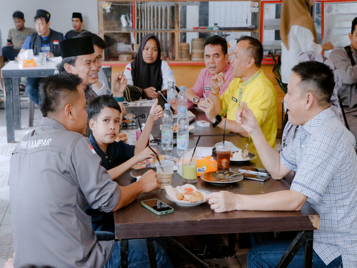 Jalin Sinergitas, Pj Bupati Kampar Ngopi Bareng dengan Insan Pers.