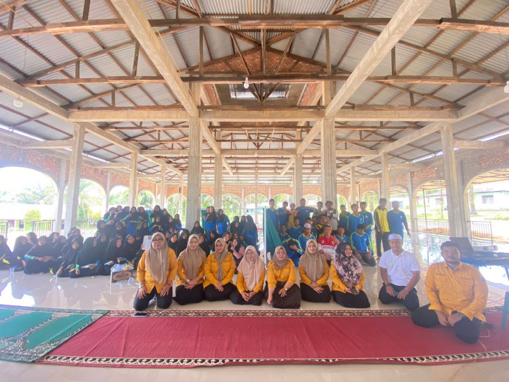 Forum PUSPA Madani Kampar  Lakukan Sosialisasi Anti Bullying Bagi Santri Dan Santriwati Di PP Darusakimah