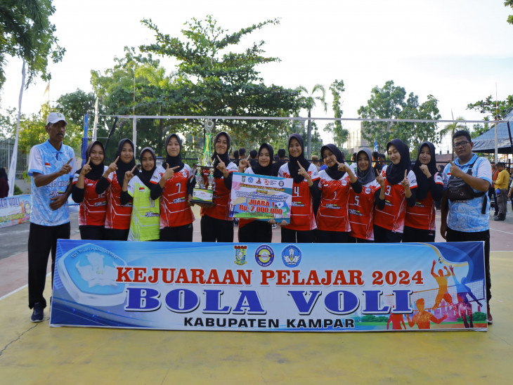 Kejuaran Bola Voli Pelajar Selesai, Kecamatan Kuok dan Kecamatan Kampa Juara. 